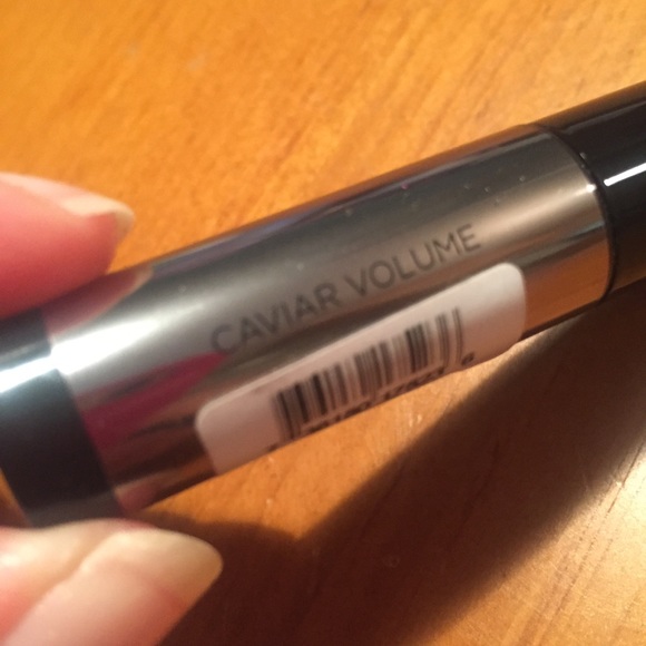 Laura Mercier Caviar Volume Mascara - Picture 4 of 9